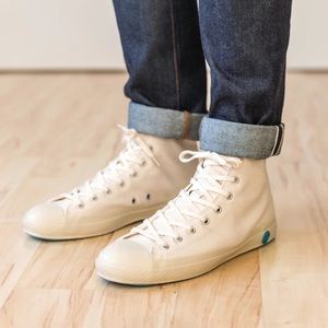 NWT Mens Shoes like Pottery shoes